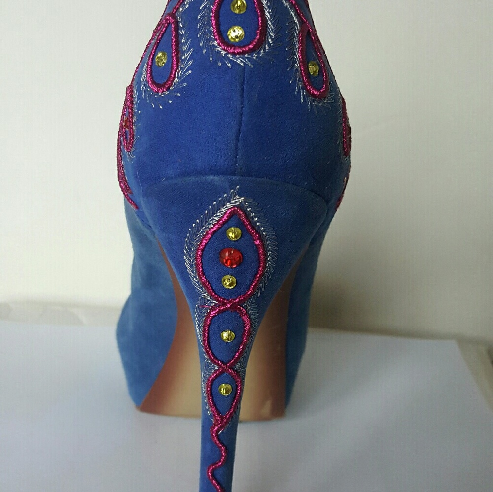 Boutique 9 pumps